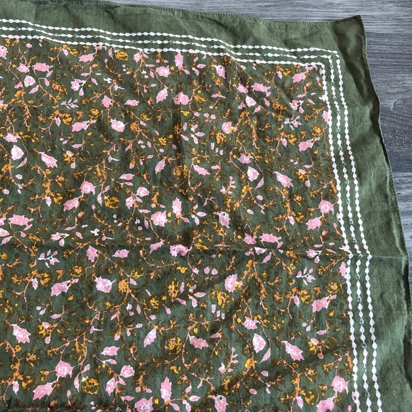 Sezane Green Floral Print Scarf - Picture 3 of 8